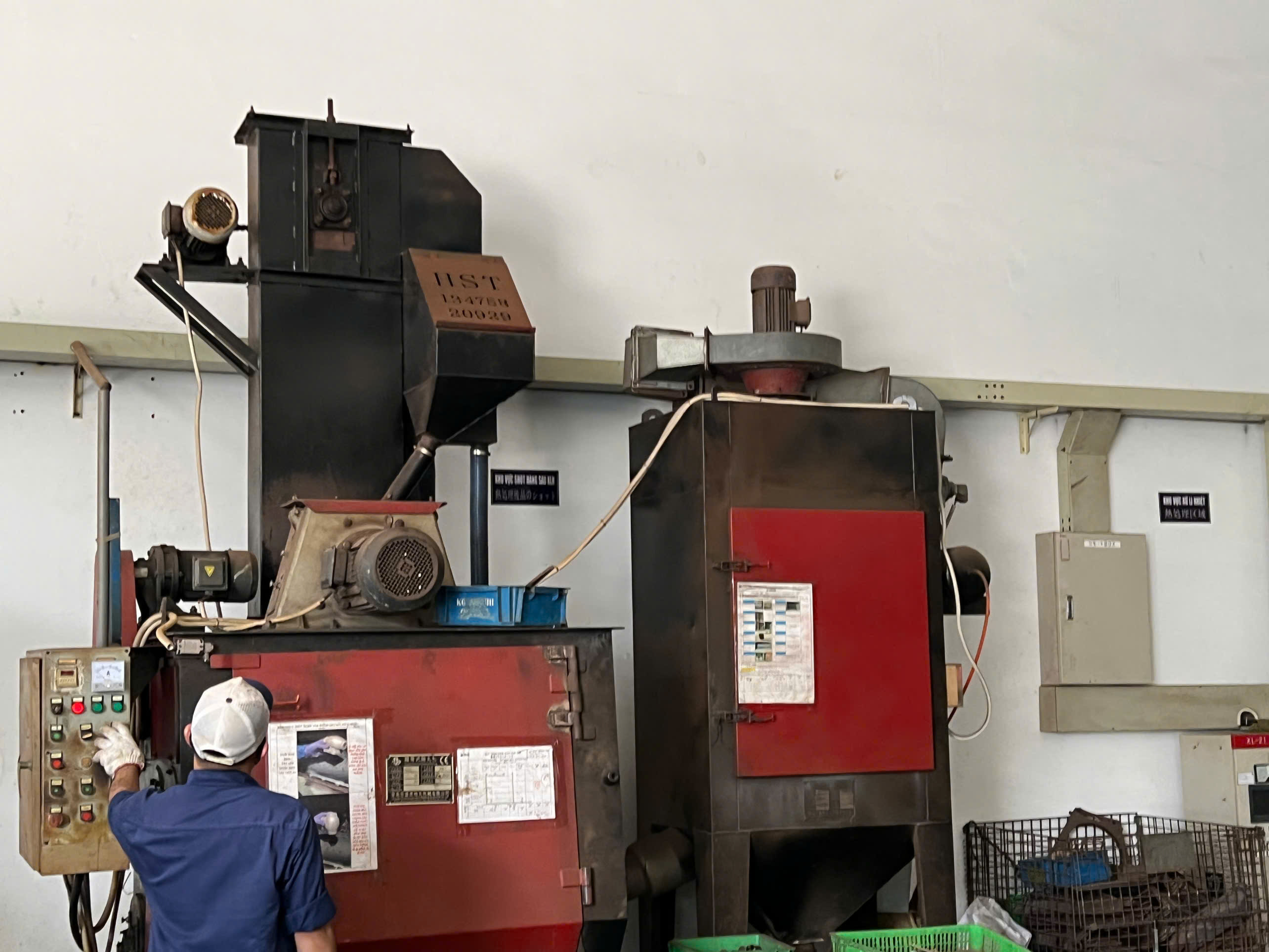 Sandblasting Machine.jpg